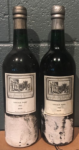 Lot 922 - Dow's vintage port 1963, 2 bottles, Berry Bros label and box