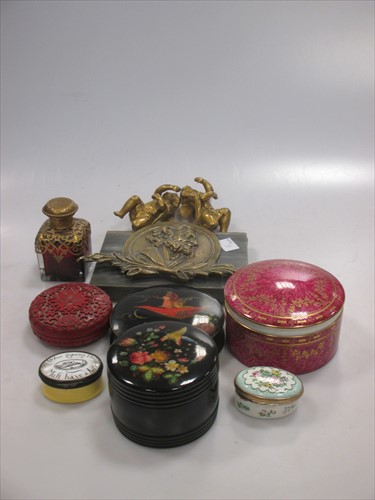 Lot 61 - Various small boxes including Russian lacquer,...