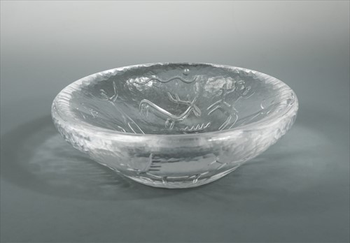 Lot 22 - Vicke Lindstrand for Kosta, a 'Cave Paintings' glass bowl