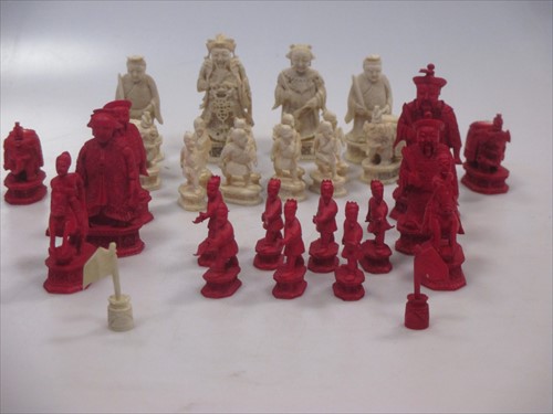 Lot 39 - An early 19th century Cantonese carved ivory...