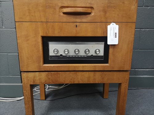 Lot 188 - An Art Deco EMG Leak radiogram on stand