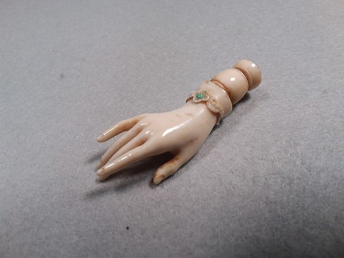Lot 236 - A late 19th century French ivory pipe tamper