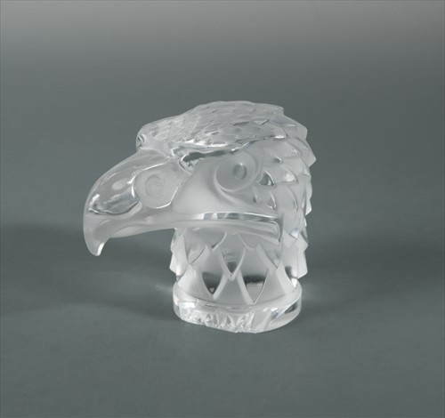 Lot 15 - Tête D'Aigle, a modern Lalique glass mascot
