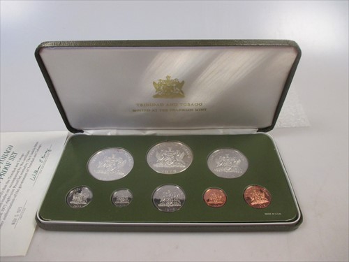 Lot 228 - Seven coin sets to include silver proof sets franklin mint etc