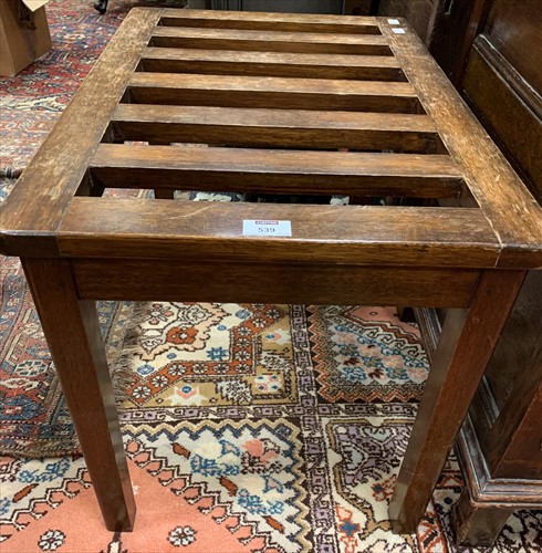 Lot 539 - An early 20th century luggage stand