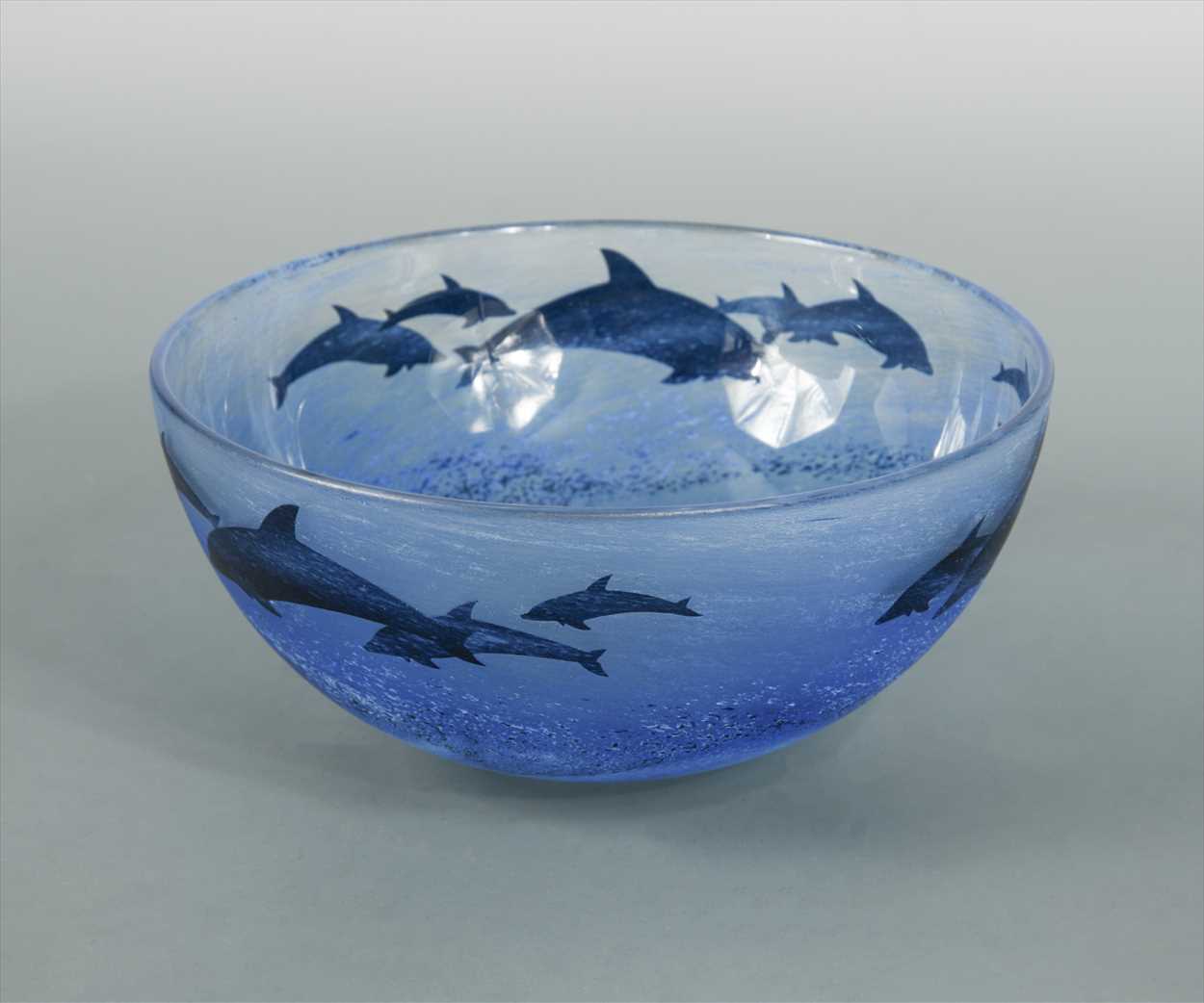 Lot 29 - A Malcolm Sutcliffe glass bowl