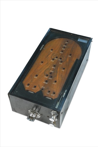 Lot 134 - A coin operated 'Official Pin Table', by Mills Novelty Co., Chicago