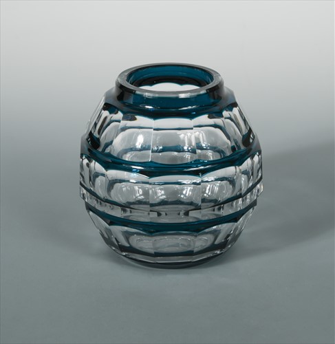 Lot 19 - Joseph Simon for Val St Lambert, a rare Art Deco glass vase