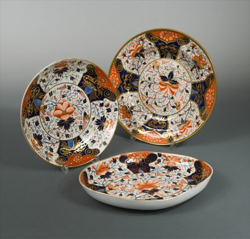 Lot 8 - A collection of twenty two Derby and Davenport Imari porcelain