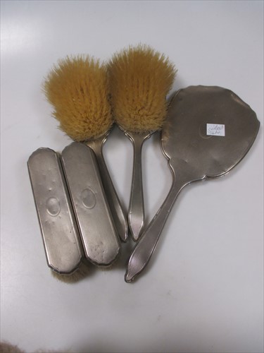 Lot 240 - A dressing table set