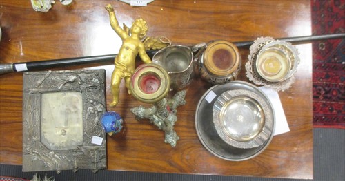 Lot 118 - A selection of small silver, a bronze...