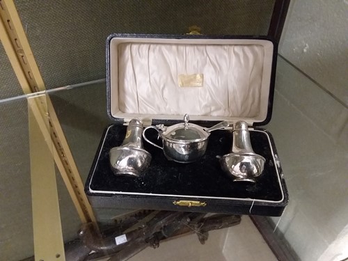 Lot 229 - A silver sugar caster, a pair of plated...