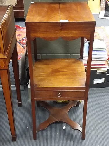Lot 470 - An early 19th century mahogany washstand with...