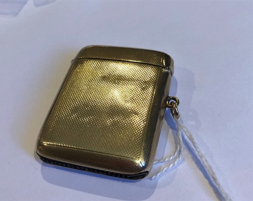Lot 369 - An Edward VII 9ct gold vesta case with secret photograph aperture