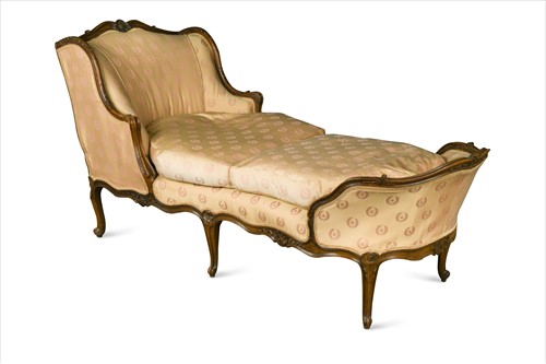 Lot 407 - A French walnut day bed, late 19th century