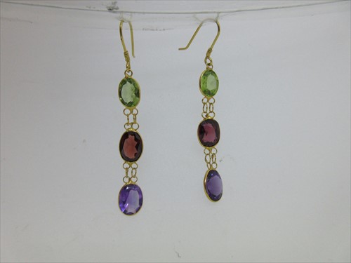 Lot 39 - A pair of garnet, peridot and amethyst earpendants