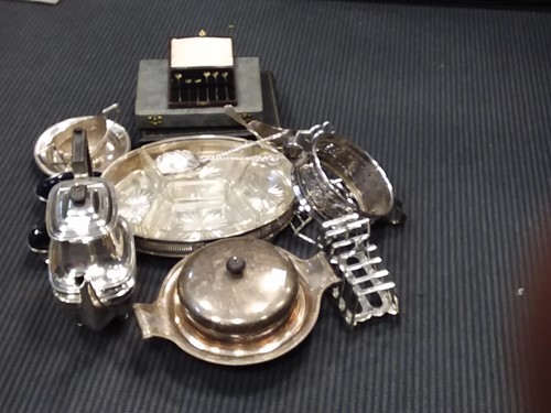 Lot 230 - A collection of silver & silver plated goods and two watches
