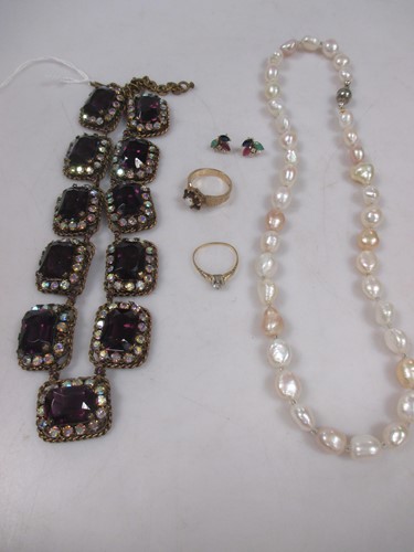 Lot 193 - A small collection of jewellery