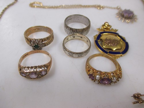 Lot 190 - A collection of 9ct gold jewellery