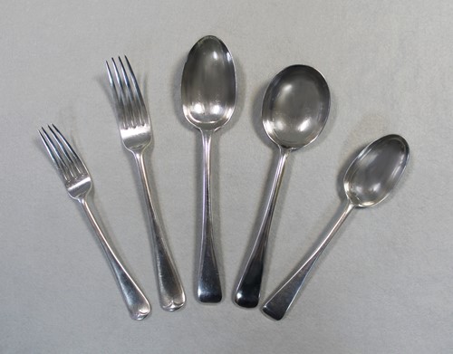 Lot 437 - A 39 piece set of George V silver flatware