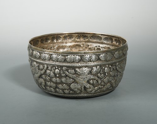 Lot 132 - A Burmese (Myanmar) silver bowl, 'Thabeik', circa 1900