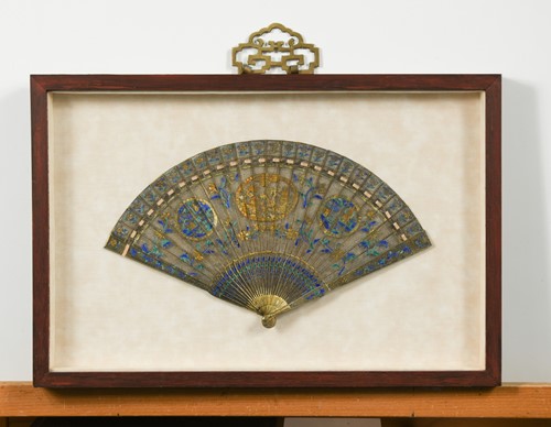 Lot 144 - A Chinese export silver gilt filigree & enamelled brise fan, Qing Dynasty, circa 1840-50