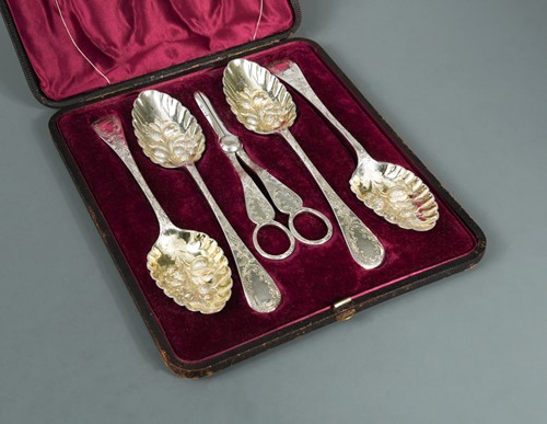 Lot 374 - A cased set of Victorian silver plated fruit servers