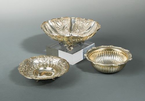 Lot 388 - A trio of Greek metalwares silver bon bon dishes