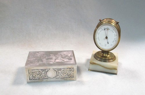 Lot 51 - A French desk top thermometer and barometer