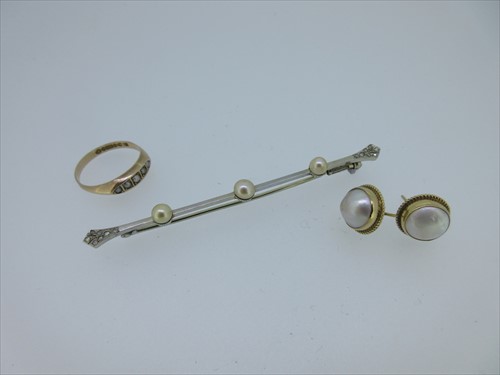 Lot 6 - A diamond and cultured pearl bar brooch and two more pearl and gold pieces
