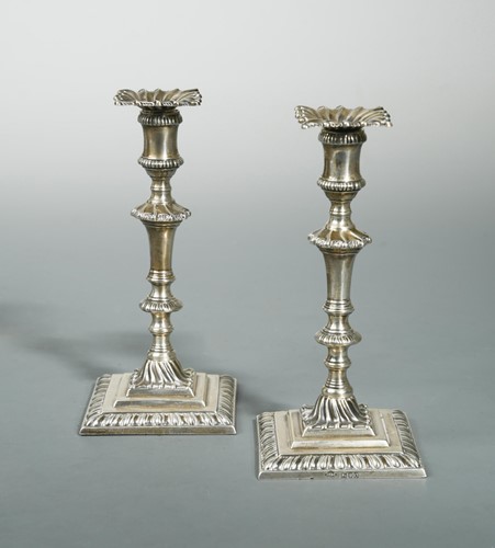 Lot 430 - A pair of Edward VII silver candlesticks
