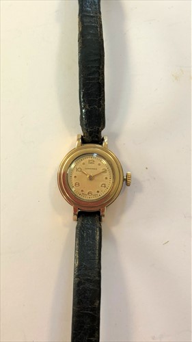 Lot 138 - Longines - A lady's 9ct gold wristwatch, circa...