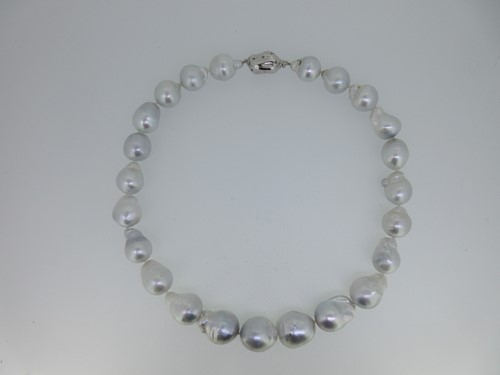 Lot 268 - An exceptionally rare row of 23 graduating Australian South Sea cultured baroque pearls