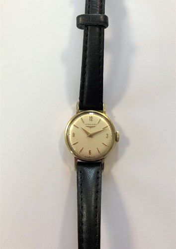 Lot 296 - Longines – A lady’s 9ct gold wristwatch