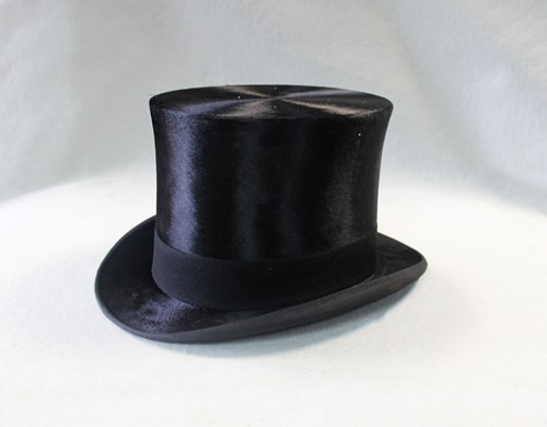 Lot 411 - An early 20th century Lincoln Bennett & Co. top hat