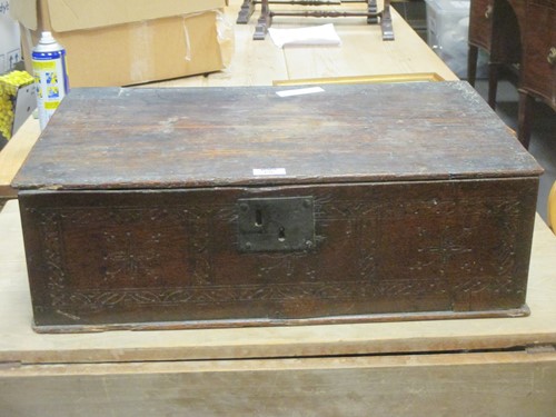 Lot 496 - A late 17th century early 18th century elm...