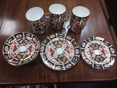 Lot 124 - A Royal Crown Derby 2451 pattern service,...