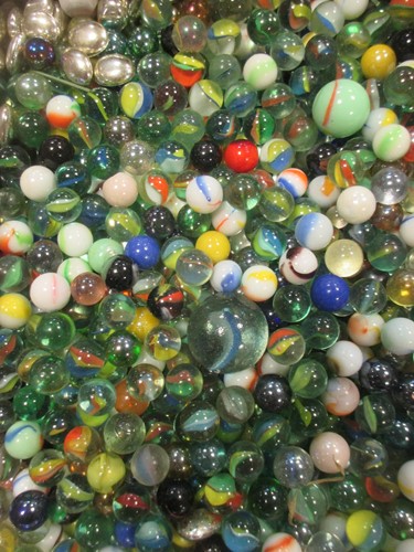 Lot 152 - A quantity of glass marbles, late 19th to...