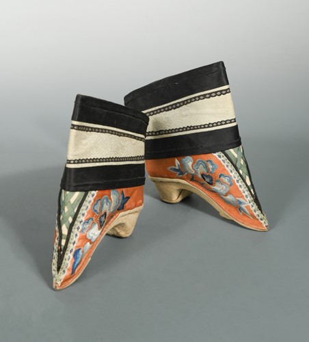 Lot 118 - A pair of Chinese embroidered silk bound feet shoes, late Qing Dynasty, circa 1900