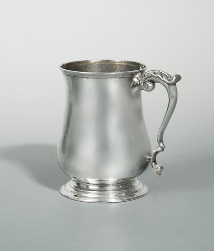 Lot 448 - A George V silver pint tankard