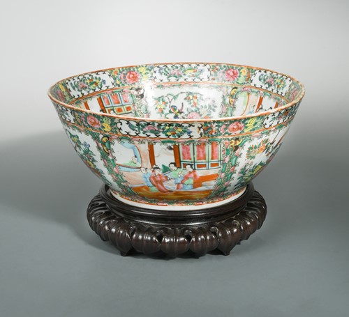 Lot 100 - A Chinese Canton porcelain punch bowl, circa 1900