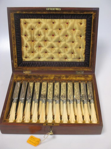 Lot 144 - A set of twelve Victorian bone handled fruit...