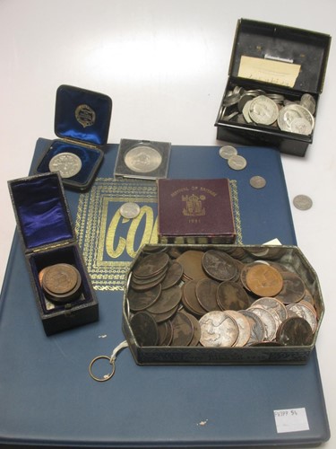 Lot 83 - A quantity of miscellaneous coins and a gold...