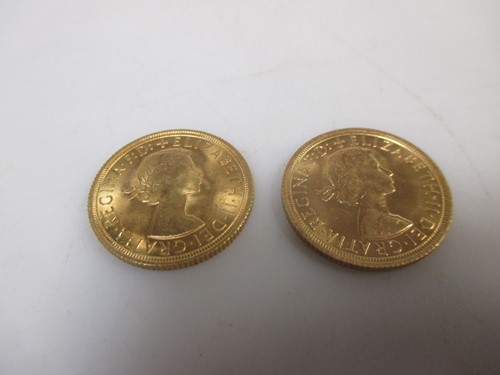 Lot 139 - Two gold sovereigns, 1968 x 2 (2)