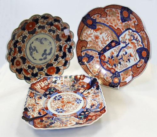 Lot 61 - Three late 19th century Japanese Imari dishes