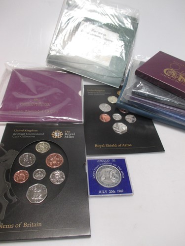 Lot 84 - 1977 silver proof crowns x 3; together with...