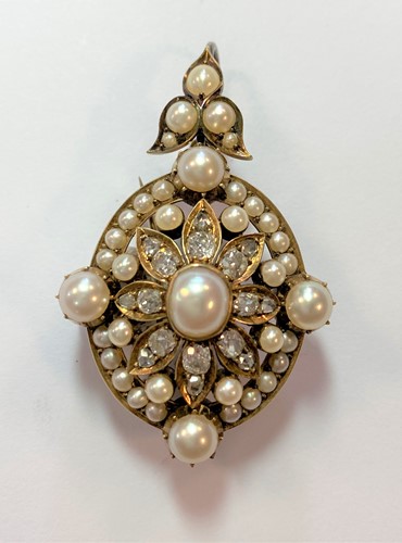 Lot 212 - Gifted by Queen Victoria - A 19th Century pearl and diamond brooch / pendant