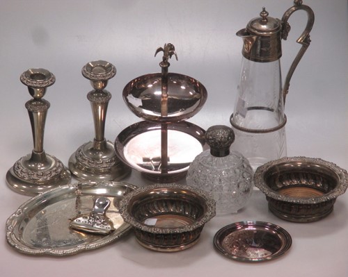 Lot 180 - A silver capped cut glass scent bottle (early...