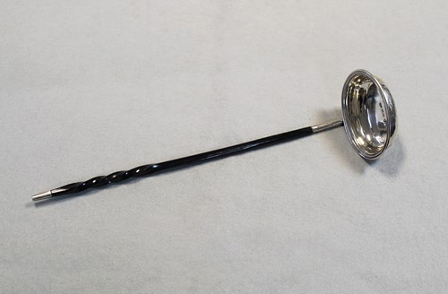 Lot 626 - Edinburgh - A George III silver punch ladle