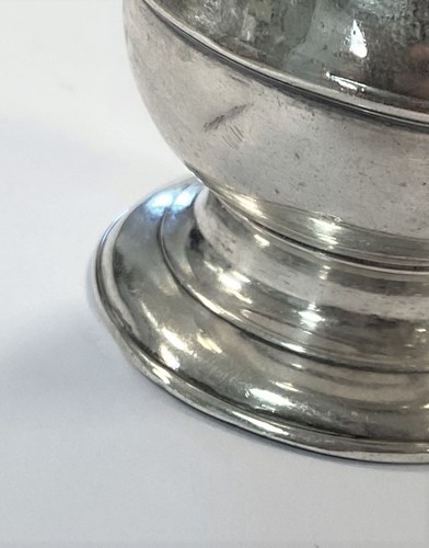 Lot 433 - A George I silver spice caster